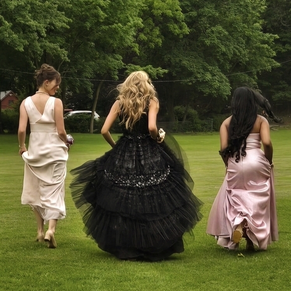 BEAUTIFUL BLACK TULLE TIERED PROM DRESS BALLGOWN - Picture 8 of 9